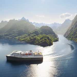 Havila Castor in Trollfjorden_photo Marius Beck Dahle