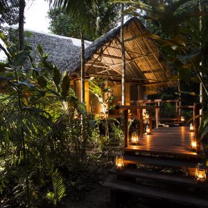ITRA-CABANA-NOCHE-2048x1365